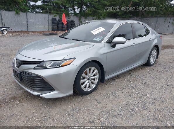 4T1B11HK5KU699568 2019 TOYOTA CAMRY Silver Przód lewy