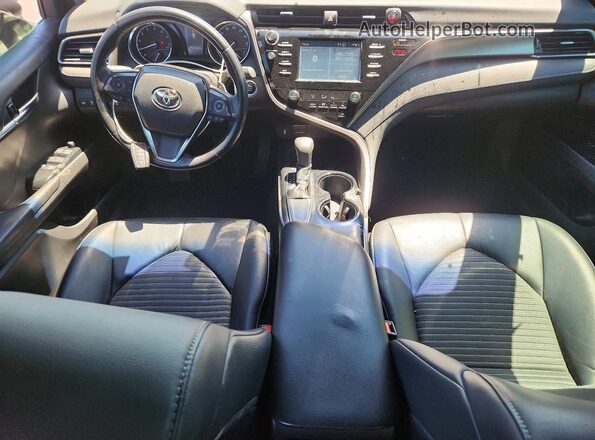 4T1B11HK5KU702663 2019 TOYOTA CAMRY Белый Вид панели приборов