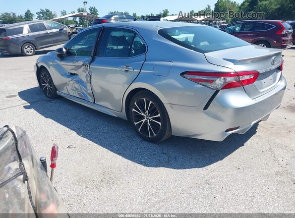 4T1B11HK8JU072359 2018 TOYOTA CAMRY Silver Задня ліва чверть