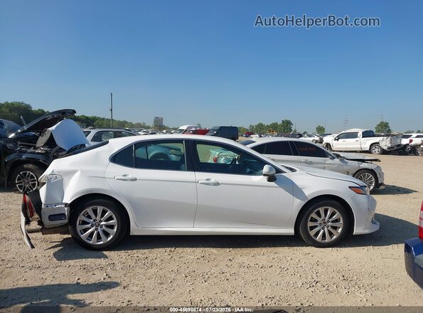 4T1B11HK8JU554166 2018 TOYOTA CAMRY White Սալոնի հետևի տեսք