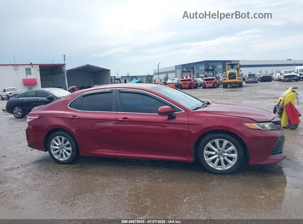 4T1B11HK9KU242553 2019 TOYOTA CAMRY Red Widok wnętrza z tyłu