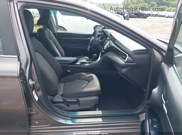 4T1B11HKXJU074372 2018 TOYOTA CAMRY Gray Vista interior delantera