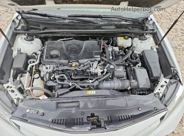 4T1B21HK0JU007535 2018 TOYOTA CAMRY White Widok wnętrza z tyłu