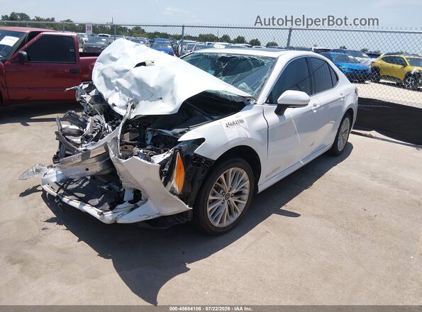 4T1B21HK4KU511166 2019 TOYOTA CAMRY HYBRID Белый Передняя левая четверть
