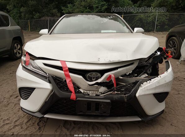 4T1B61HK2JU049189 2018 TOYOTA CAMRY White Widok zestawu wskaźników
