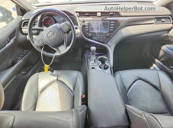 4T1B61HK4KU681676 2019 TOYOTA CAMRY Blue Вид панелі приладів