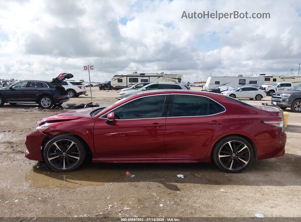 4T1B61HK5JU583867 2018 TOYOTA CAMRY Red Widok wnętrza 360 stopni