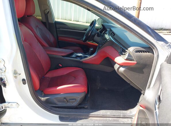 4T1B61HK5KU262431 2019 TOYOTA CAMRY White Вид салону спереду