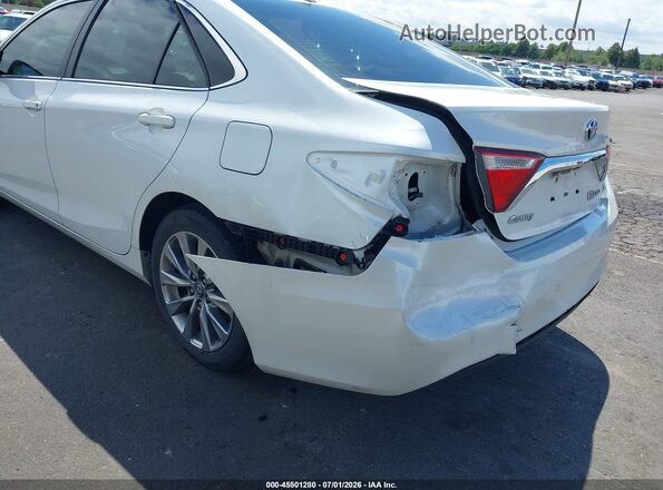 4T1BD1FKXHU217454 2017 TOYOTA CAMRY HYBRID White Widok z przodu