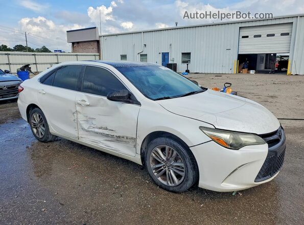 4T1BF1FK0GU132390 2016 TOYOTA CAMRY Белый Передняя правая четверть