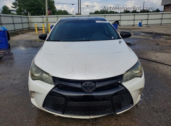 4T1BF1FK0GU132390 2016 TOYOTA CAMRY Белый Вид спереди