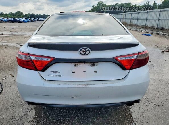 4T1BF1FK0GU132390 2016 TOYOTA CAMRY Белый Вид сзади