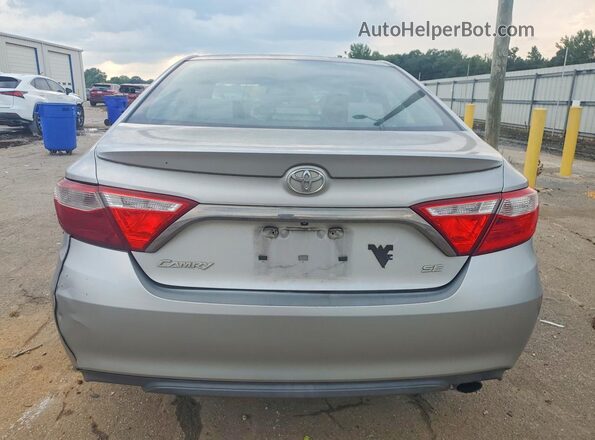 4T1BF1FK0GU167429 2016 TOYOTA CAMRY Серебряный Вид сзади