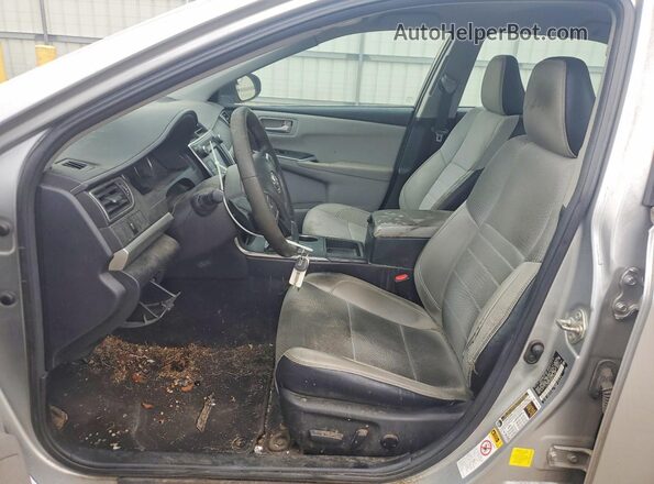 4T1BF1FK0GU167429 2016 TOYOTA CAMRY Серебряный Вид салона спереди
