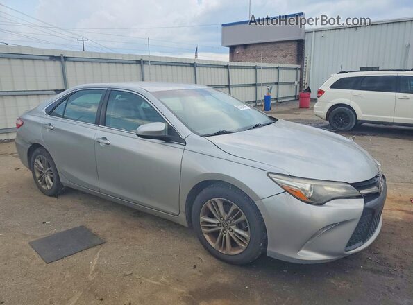 4T1BF1FK0GU167429 2016 TOYOTA CAMRY Серебряный Передняя правая четверть