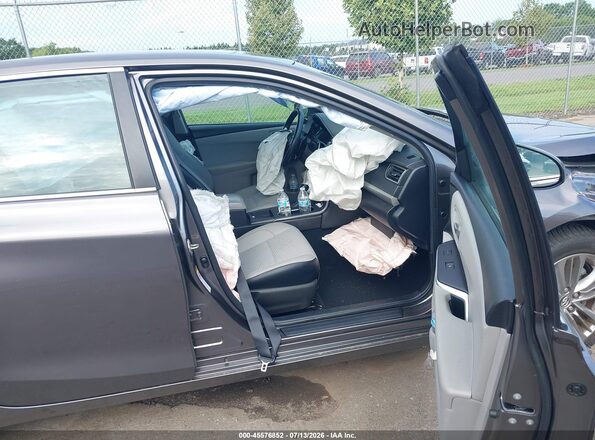 4T1BF1FK0GU196641 2016 TOYOTA CAMRY Gray Вид салону спереду
