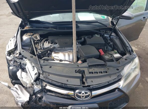 4T1BF1FK0GU196641 2016 TOYOTA CAMRY Gray Вид ззаду