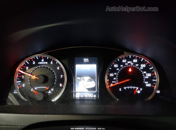 4T1BF1FK0GU201756 2016 TOYOTA CAMRY Silver Widok tylnych siedzeń