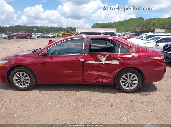 4T1BF1FK0GU504357 2016 TOYOTA CAMRY Red Вид спереду