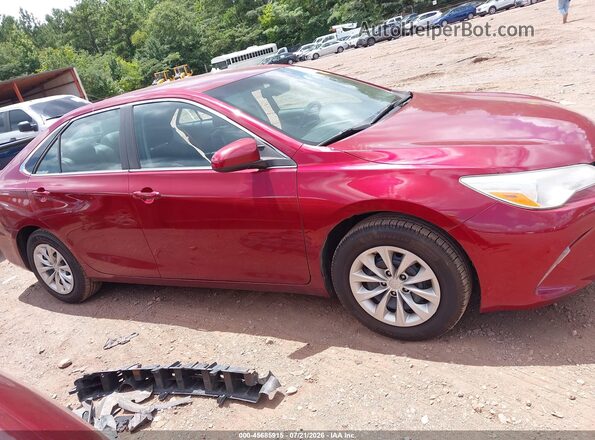 4T1BF1FK0GU504357 2016 TOYOTA CAMRY Red Вид задньої частини салону
