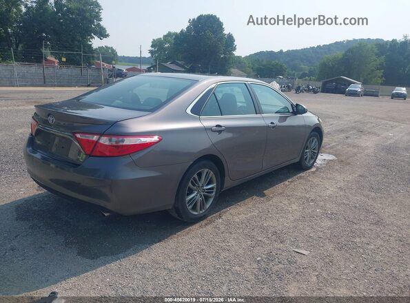 4T1BF1FK0HU340917 2017 TOYOTA CAMRY Gray Tył prawy