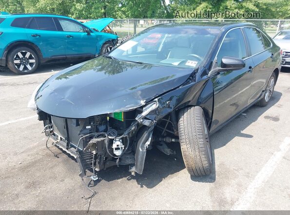 4T1BF1FK0HU353280 2017 TOYOTA CAMRY Серебряный Вид спереди