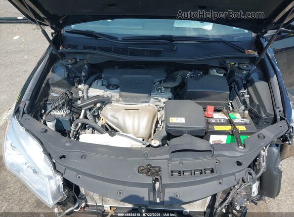 4T1BF1FK0HU353280 2017 TOYOTA CAMRY Серебряный Вид сзади