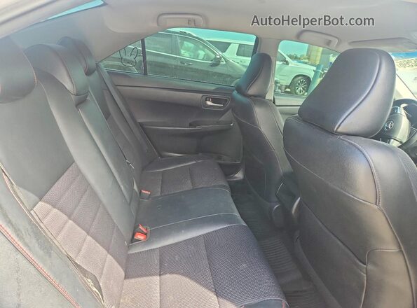 4T1BF1FK0HU376039 2017 TOYOTA CAMRY White Widok tylnych siedzeń