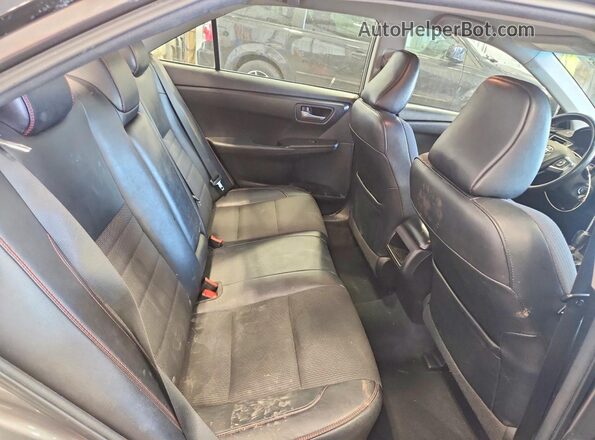 4T1BF1FK0HU381189 2017 TOYOTA CAMRY Gray Հետևի նստատեղերի տեսք
