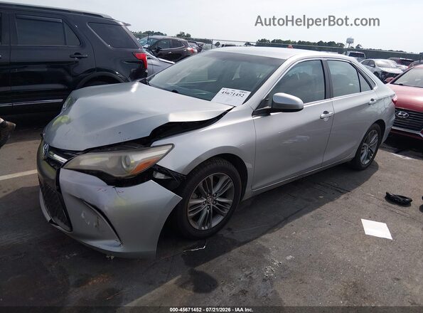 4T1BF1FK0HU633796 2017 TOYOTA CAMRY Silver Առջևի ձախ երեք քառորդ տեսարան
