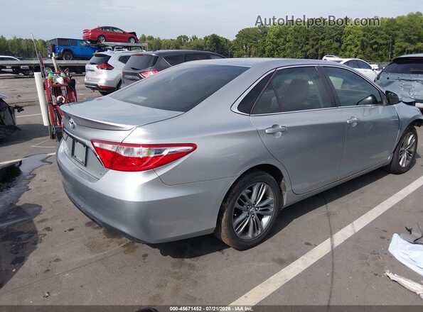 4T1BF1FK0HU633796 2017 TOYOTA CAMRY Silver Հետևի աջ