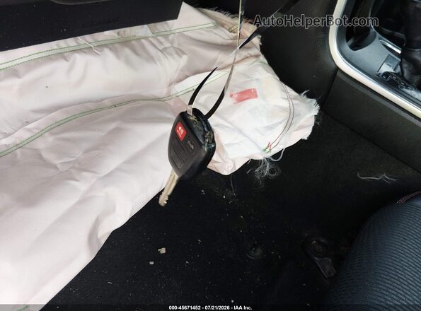 4T1BF1FK0HU633796 2017 TOYOTA CAMRY Silver Առջևի վահանակի տեսք
