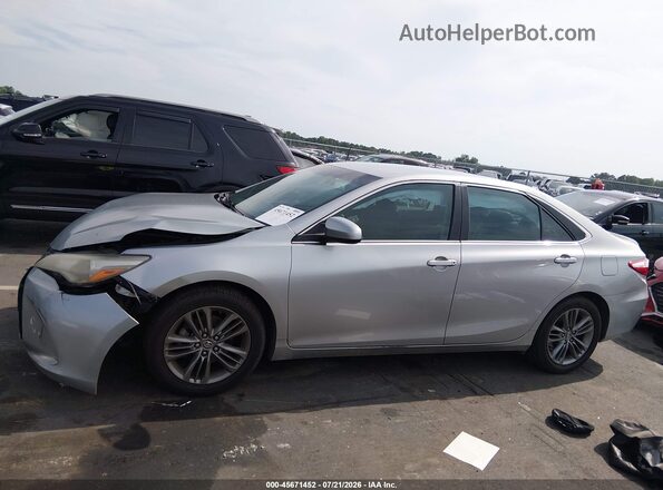 4T1BF1FK0HU633796 2017 TOYOTA CAMRY Silver Սալոնի 360 աստիճան տեսք