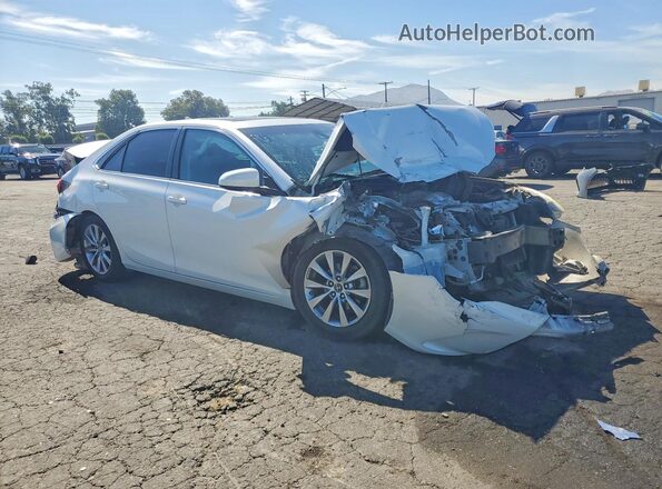 4T1BF1FK0HU640764 2017 TOYOTA CAMRY Белый Передняя правая четверть
