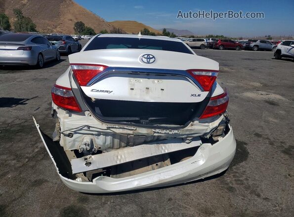 4T1BF1FK0HU640764 2017 TOYOTA CAMRY Белый Вид сзади