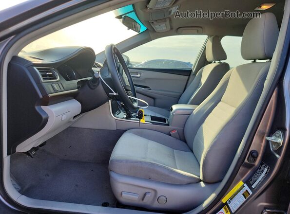 4T1BF1FK0HU670833 2017 TOYOTA CAMRY Gray Vista interior delantera