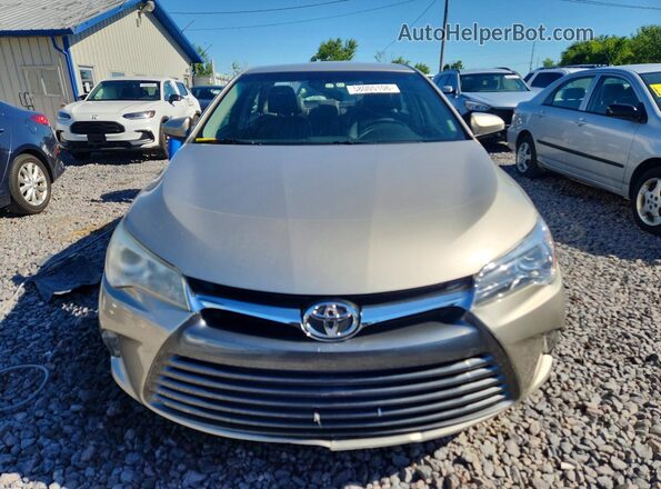 4T1BF1FK0HU713633 2017 TOYOTA CAMRY Бежевый Вид спереди