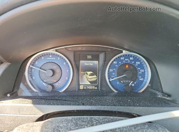 4T1BF1FK0HU713633 2017 TOYOTA CAMRY Бежевый Вид щитка приборов