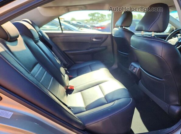 4T1BF1FK0HU713633 2017 TOYOTA CAMRY Бежевый Вид задних сидений