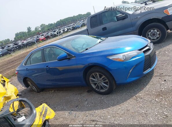 4T1BF1FK0HU729475 2017 TOYOTA CAMRY Blue Вид задньої частини салону