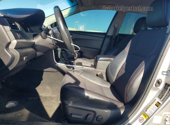 4T1BF1FK0HU736412 2017 TOYOTA CAMRY Silver Vista interior delantera