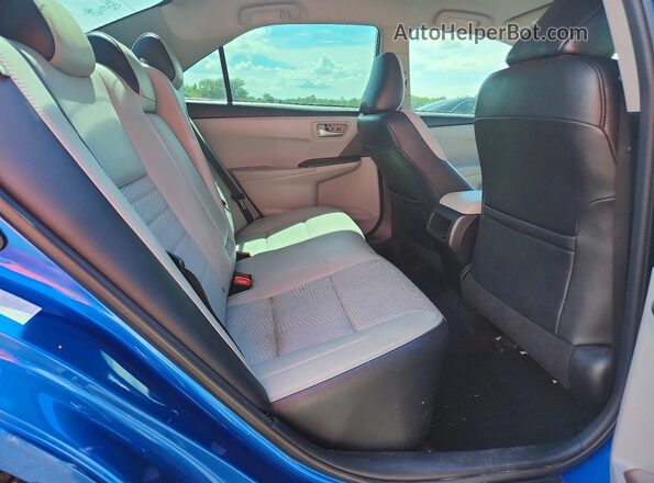 4T1BF1FK0HU802781 2017 TOYOTA CAMRY Blue Rear seats view