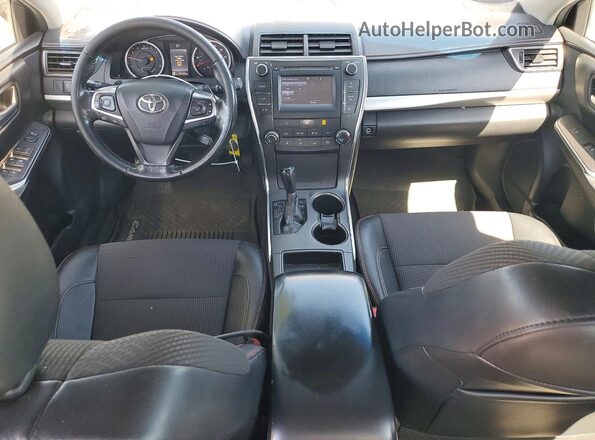 4T1BF1FK1GU196194 2016 TOYOTA CAMRY Silver Widok deski rozdzielczej