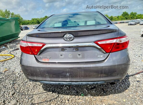 4T1BF1FK1GU265269 2016 TOYOTA CAMRY Gray Widok z tyłu
