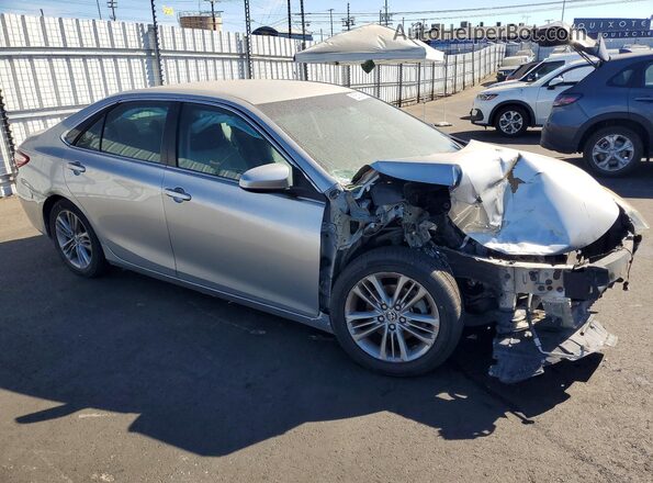 4T1BF1FK1GU529610 2016 TOYOTA CAMRY Silver Przód prawy