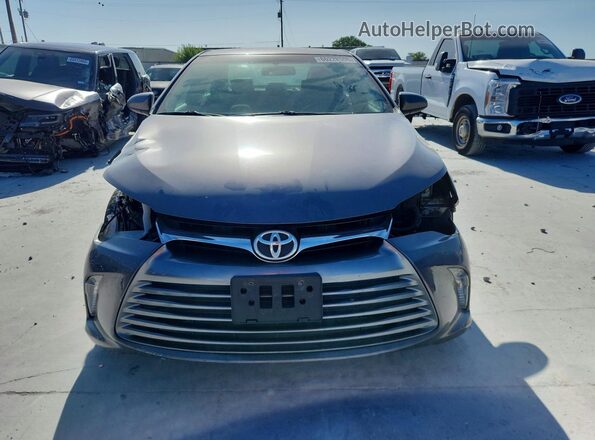 4T1BF1FK1HU434966 2017 TOYOTA CAMRY Серый Вид спереди
