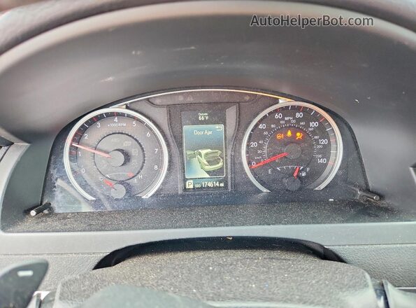 4T1BF1FK1HU626775 2017 TOYOTA CAMRY Black ხელსაწყოთა პანელის ხედი