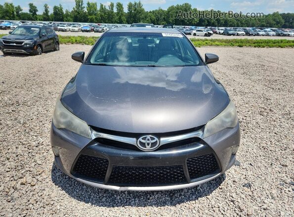 4T1BF1FK1HU769872 2017 TOYOTA CAMRY Серый Вид спереди