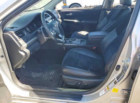 4T1BF1FK2GU121908 2016 TOYOTA CAMRY Silver Front interior view