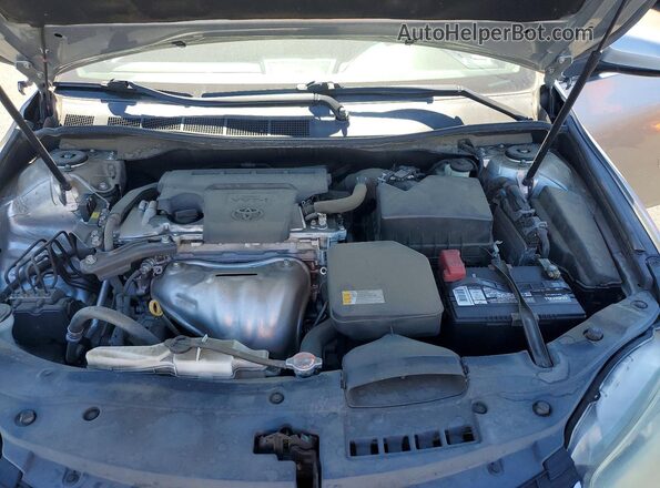 4T1BF1FK2GU121908 2016 TOYOTA CAMRY Silver Rear interior view